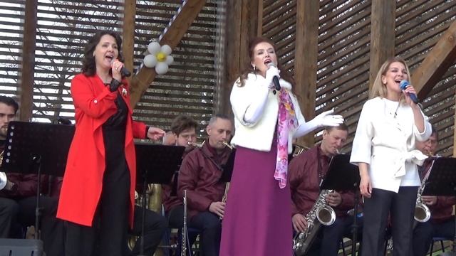 Татьяна Кармалеева, Мария Чудовская, Светлана Артемьева - Этот мир придуман не нами смотреть онлайн