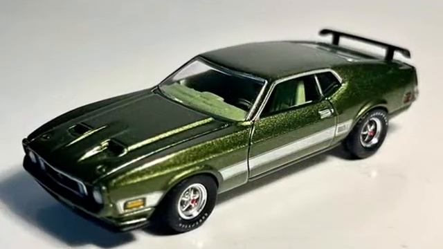 1:64 diecast 1973 Ford Mustang Mach 1 Fastback смотреть онлайн