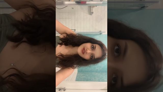 #жиза когда увидела девушку с идеально прямыми от природы волосами смотреть онлайн