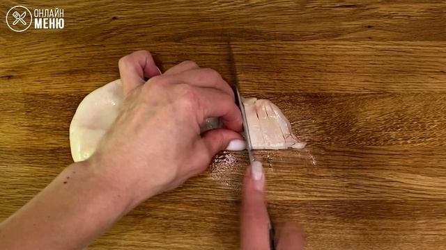 Кальмары жареные с луком