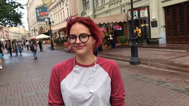 Взял Телефончик у Хипстерш на Арбате смотреть онлайн