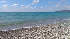 Дикий пляж в Агой Туапсинского района Краснодарского края, август 2020 года