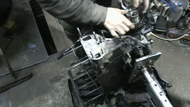 УАЗ . Снятие двигателя. смотреть онлайн