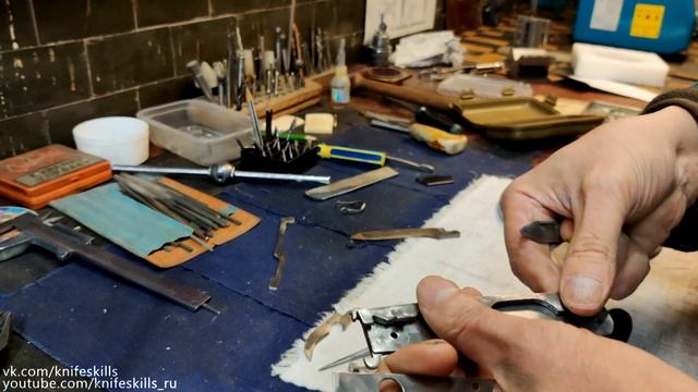 Разбираем очень редкий складной нож СССР смотреть онлайн