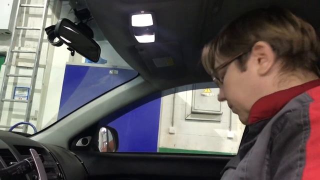 Замена датчика положения руля на Митсубиши Аутлендер. смотреть онлайн