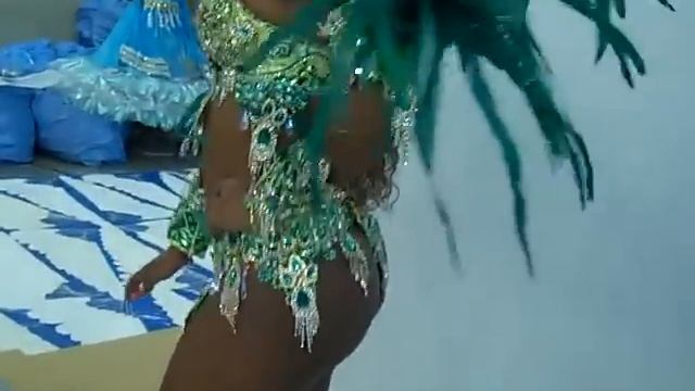 Brazil Feathered Costume for Samba Show смотреть онлайн