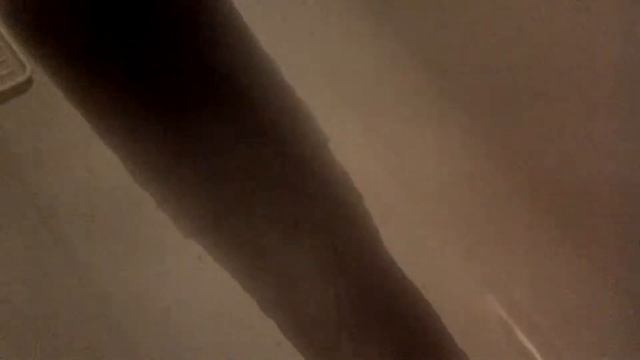 Из крана течет "нефть" смотреть онлайн