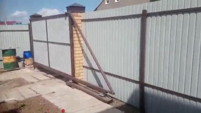 Забор со столбами. Откатные ворота смотреть онлайн