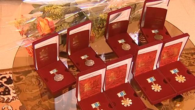 «Совет да любовь» и «Материнская доблесть». В отделе ЗАГС вручили знаки отличия Свердловской област смотреть онлайн