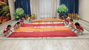 24.10.20. Танец с тканями "Краски Осени", песня "Осень пришла и холодом вдохнула".