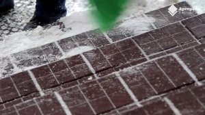 Как чистить резиновую плитку зимой