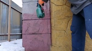 Покраска камня в зимний период садовым распылителем
