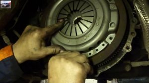 Как Игорёха менял сцепление Mercedes W124 Clutch Replacement