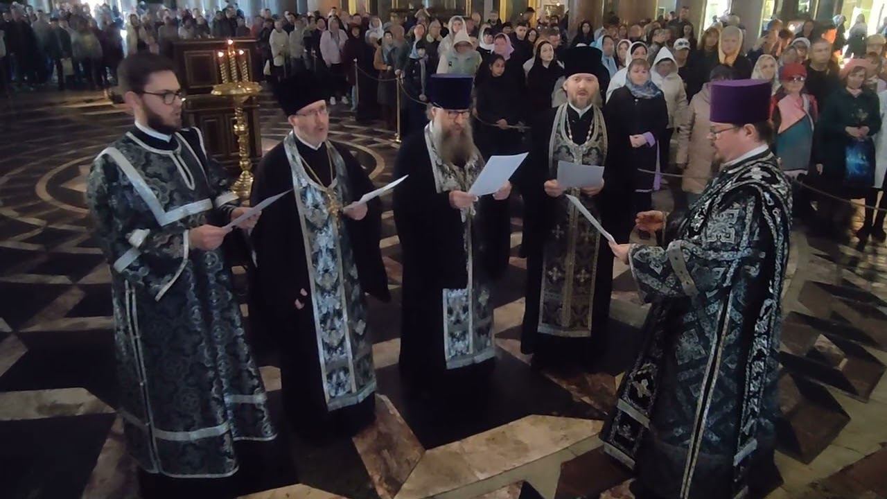 "Се Жених грядет в полунощи..."