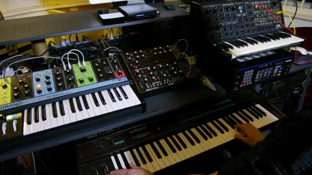 Moog: DFAM | Mother 32 | Grandmother | Korg MS-20 | Oberheim Matrix 6r Ambient Live Session смотреть онлайн