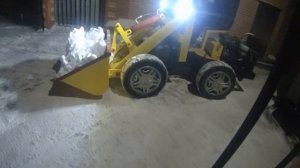 Уборка снега на погрузчике из ОКИ