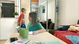 Жёсткий отрывок в инсте Брат поднял утюг на сестру