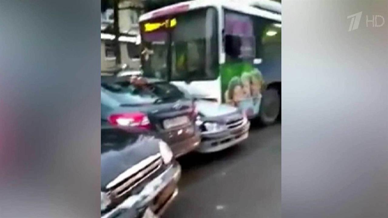 В Кемерове выясняют обстоятельства ДТП, из-за которого центр города встал в гигантскую пробку
