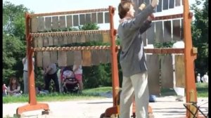 Старинный ударный инструмент било в Коломенском