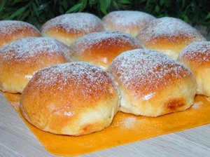 Шикарные булочки со сгущенкой! Тесто как пух