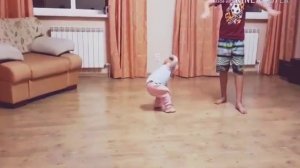 Танец зелёного человечка