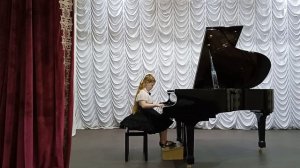 А.Моцарт Полонез До мажор. Исп. Шамина Юлия, 8 лет