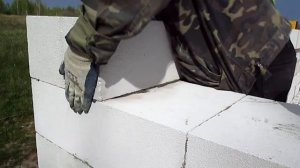 Как завести угол для кладки газоблоков