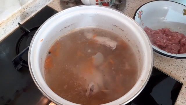 ВКУСНЫЙ СУП С ФРИКАДЕЛЬКАМИ И КЛЕЦКАМИ ОТ БАБУШКИ смотреть онлайн