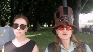 ОПРОС ДЕВУШЕК НА УЛИЦЕ : КТО ЧАЩЕ ХОДИТ НАЛЕВО МУЖЧИНЫ ИЛИ ЖЕНЩИНЫ ?