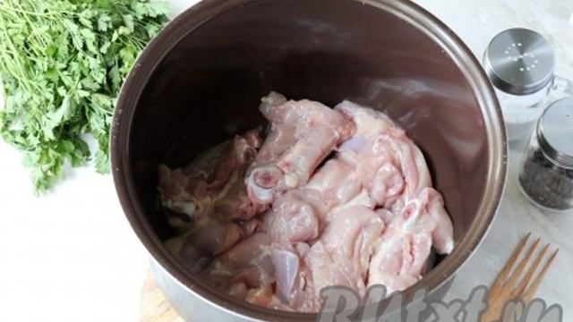 Рассыпчатый плов с курицей в мультиварке