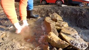 Дети и Машина. Диана и Даня строят платину для машинок игрушек. Манкиту