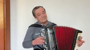 Мы на лодочке катались.