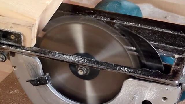 Работа ручной циркулярной пилой - паркеткой. смотреть онлайн