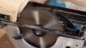 Работа ручной циркулярной пилой - паркеткой.