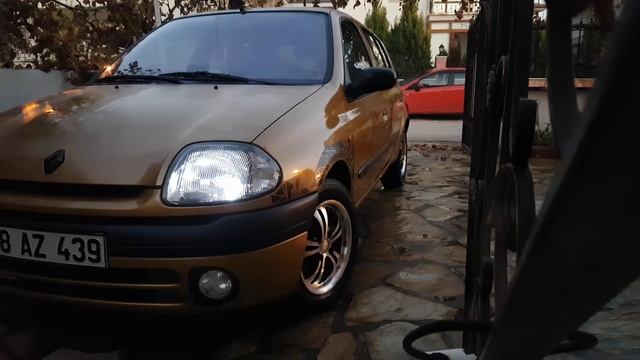 Clio 2 Cold Start 1998 Gold смотреть онлайн