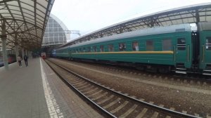 Прибытие ЧС7-051 с поездом№048Щ Кишинёв-Москва на Киевский вокзал Москвы 2.10.2016