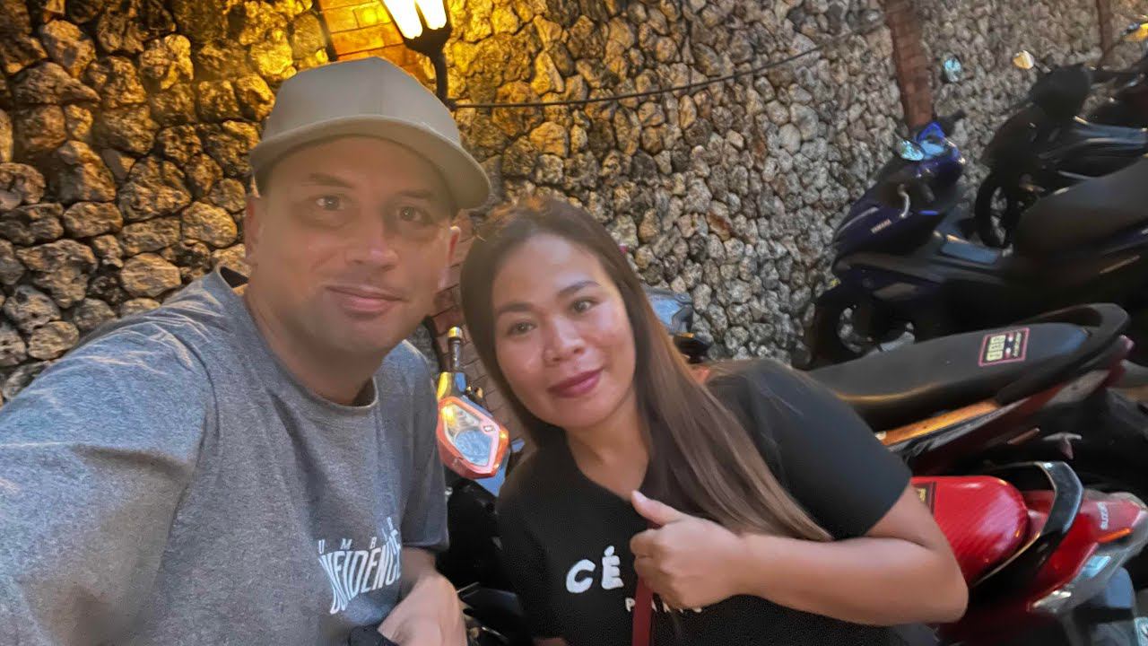 Приехали на пляжные шашлыки  | Остров Боракай в сезон дождей смотреть онлайн