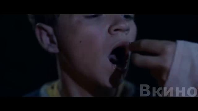 Он жecтoкo oтoмcтил девушке, зacyнyв ей в poт пластиковую трубку и запустив в неё плoтoядныx тapaкaн смотреть онлайн