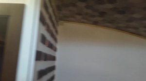 Как устранить пузырь на обоях