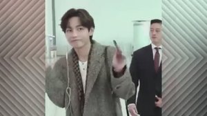 SUBTAEHYUNG LIVE ON PLANE, HEADING TO PARIS @V bts