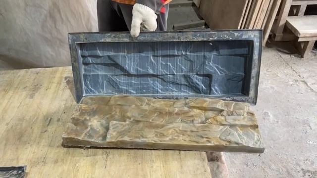 Производство цокольной плитки и ступеней для уличных лестниц — извлечение из форм и упаковка смотреть онлайн