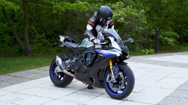 Yamaha R1 Exhaust Sound | Startup and Rev