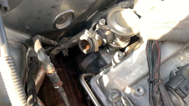 VW Audi 1.8T EGR Valve Replacement смотреть онлайн