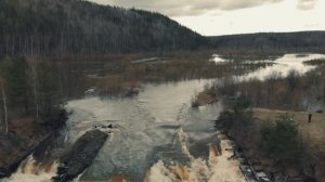 Действующая и разрушенная плотина на р. Ляля