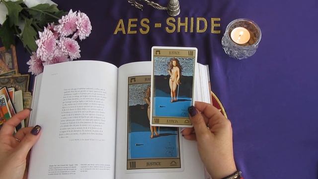 LIBRO TAROT, enciclopedia esotérica, BARAJAS DIVINAS ??, Una historia visual del tarot - TASCHEN смотреть онлайн