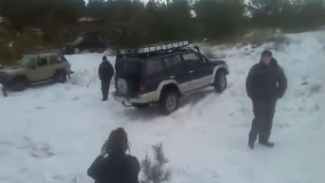 Ниву чуть не положили на бок!!! смотреть онлайн