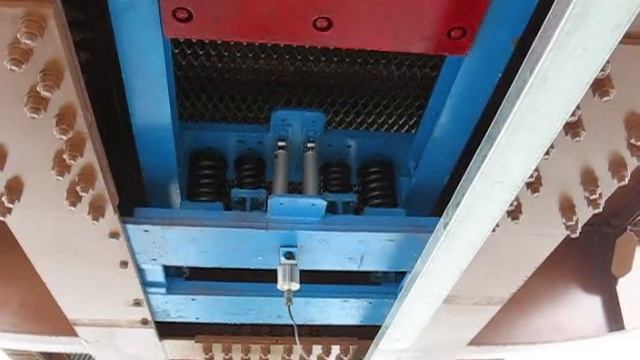 (티이솔루션) Excitation Test of TMD in Eunpa FootBridge in Gunsan (when 2 people jump) смотреть онлайн