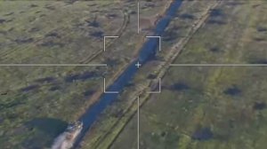 Кадры уничтожения БТР "Страйкер" барражирующими боеприпасом "Ланцет"