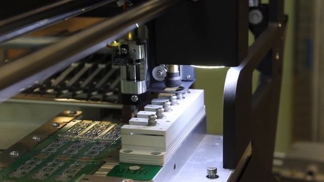Автоматический установщик SMD-компонентов российского производства - САТУРН