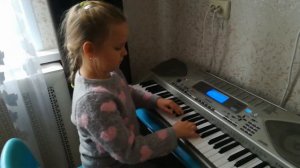 Играем мелодию из мультфильма "Семейка Адамс"